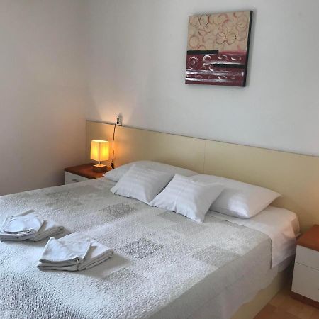 Spacious Bedroom For Two With Pool View - Pansion Hajduk Korčula Dış mekan fotoğraf